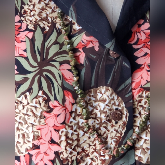 Hilo Hattie vintage Hawaiian shirt - Picture 3 of 9